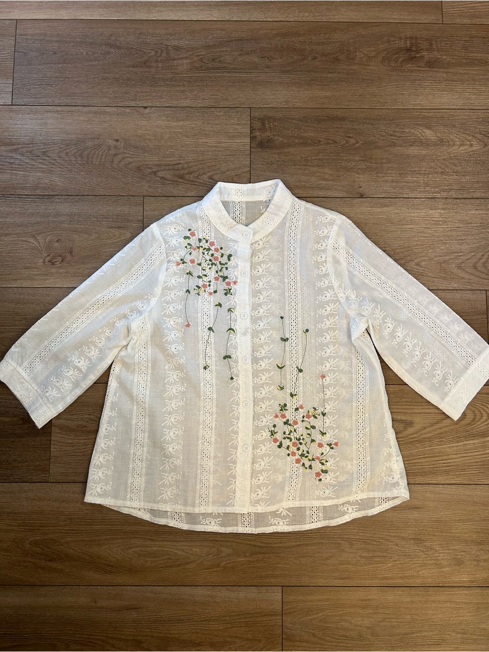 White Embroidered Floral Blouse Women’s Boho Cottagecore Button Front Est Size S